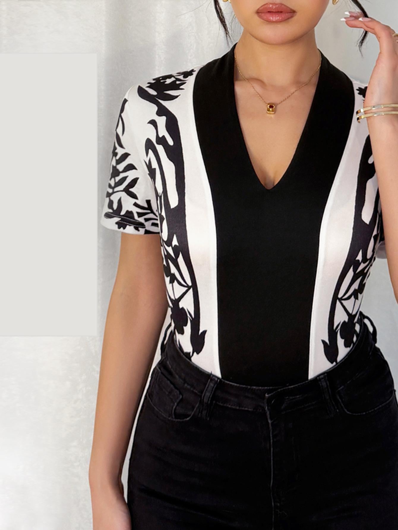 Women Printed V neck Shirt Simple Black White Printed Short Sleeve Shirt Women
