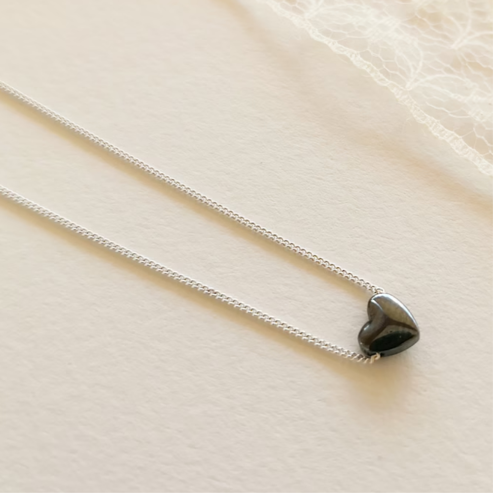 BLACK HEART NECKLACE
