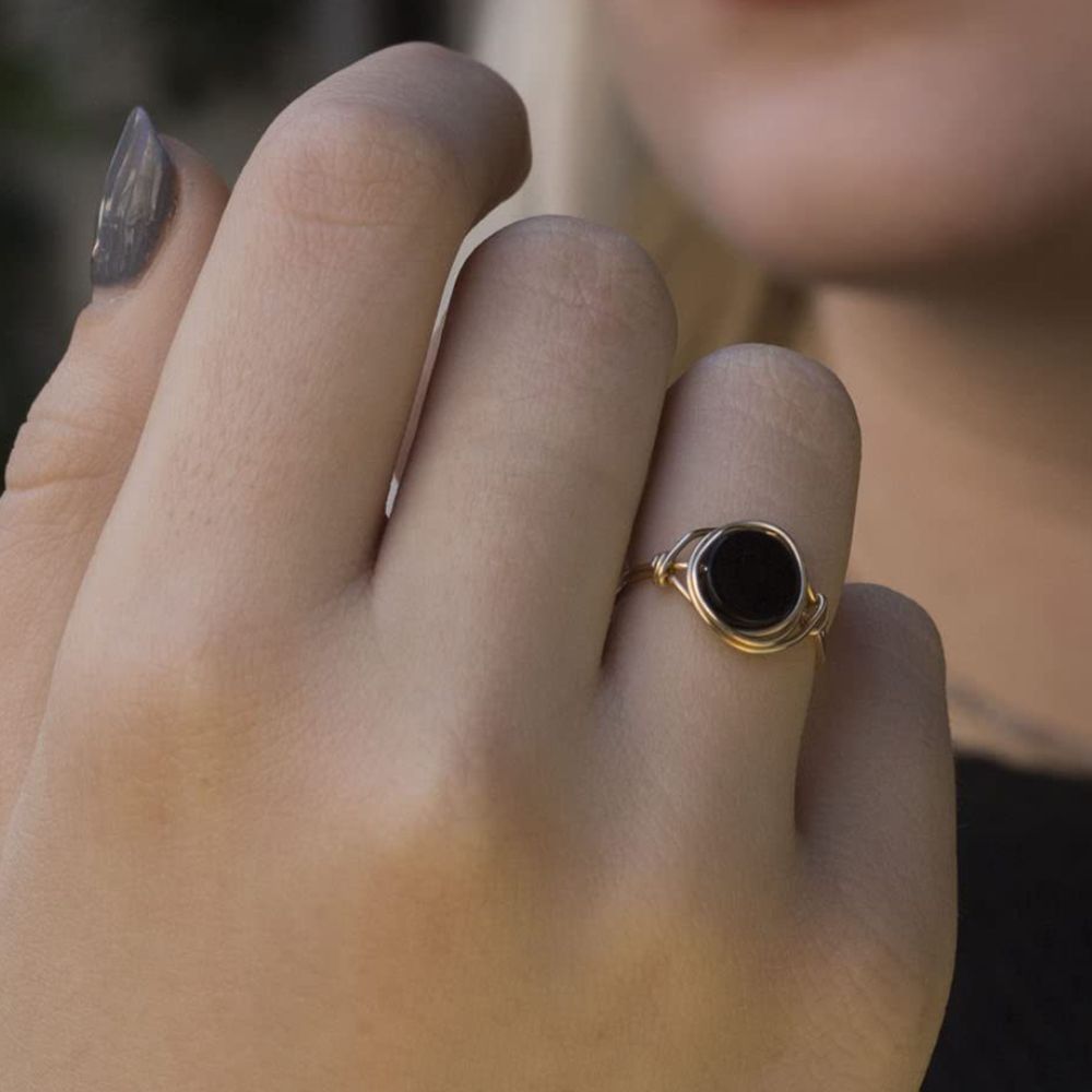 BLACK ONYX KNOT RING