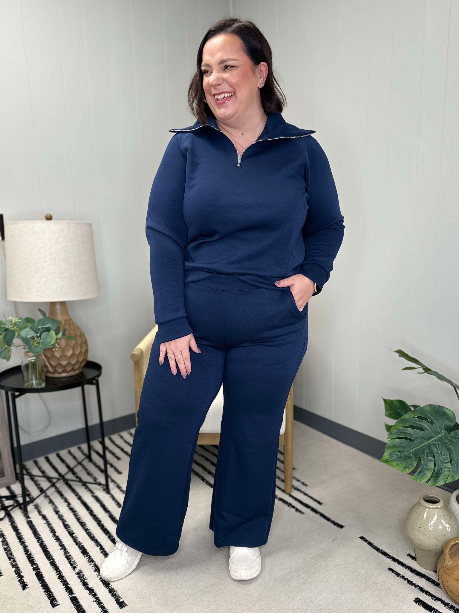 Hamptons Travel Half Zip Pullover in Navy