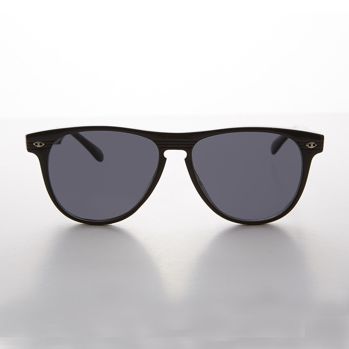 Sporty Racer Vintage Sunglass with Keyhole Bridge - Elvin