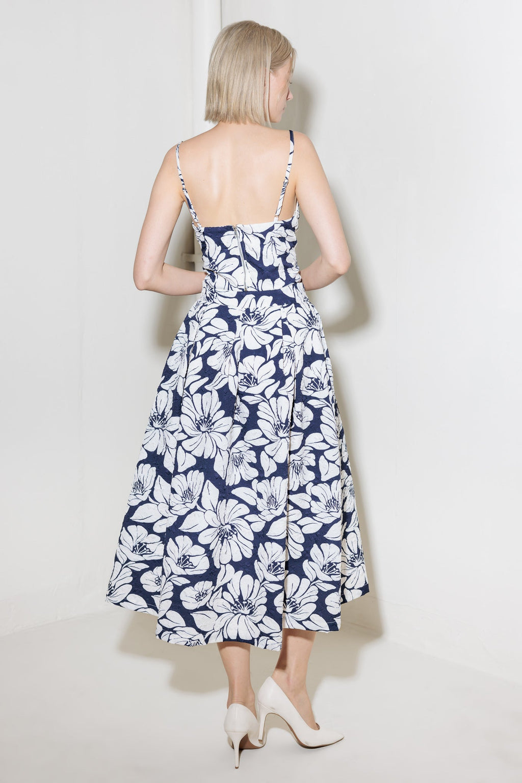 PLAIN OPTIMISM NAVY WOVEN CROP TOP