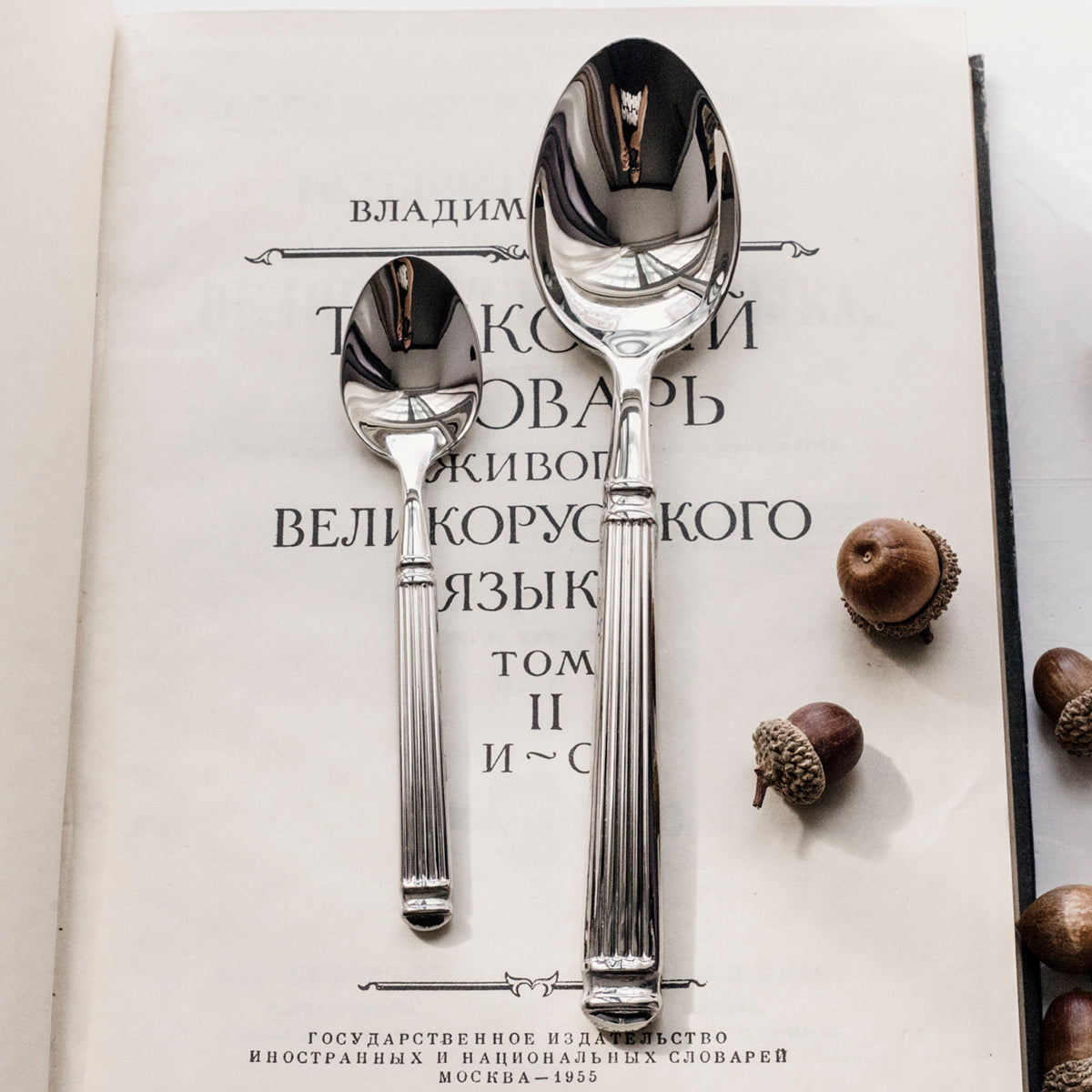 Handcrafted Timeless Roman Column Flatware | 3CARATS