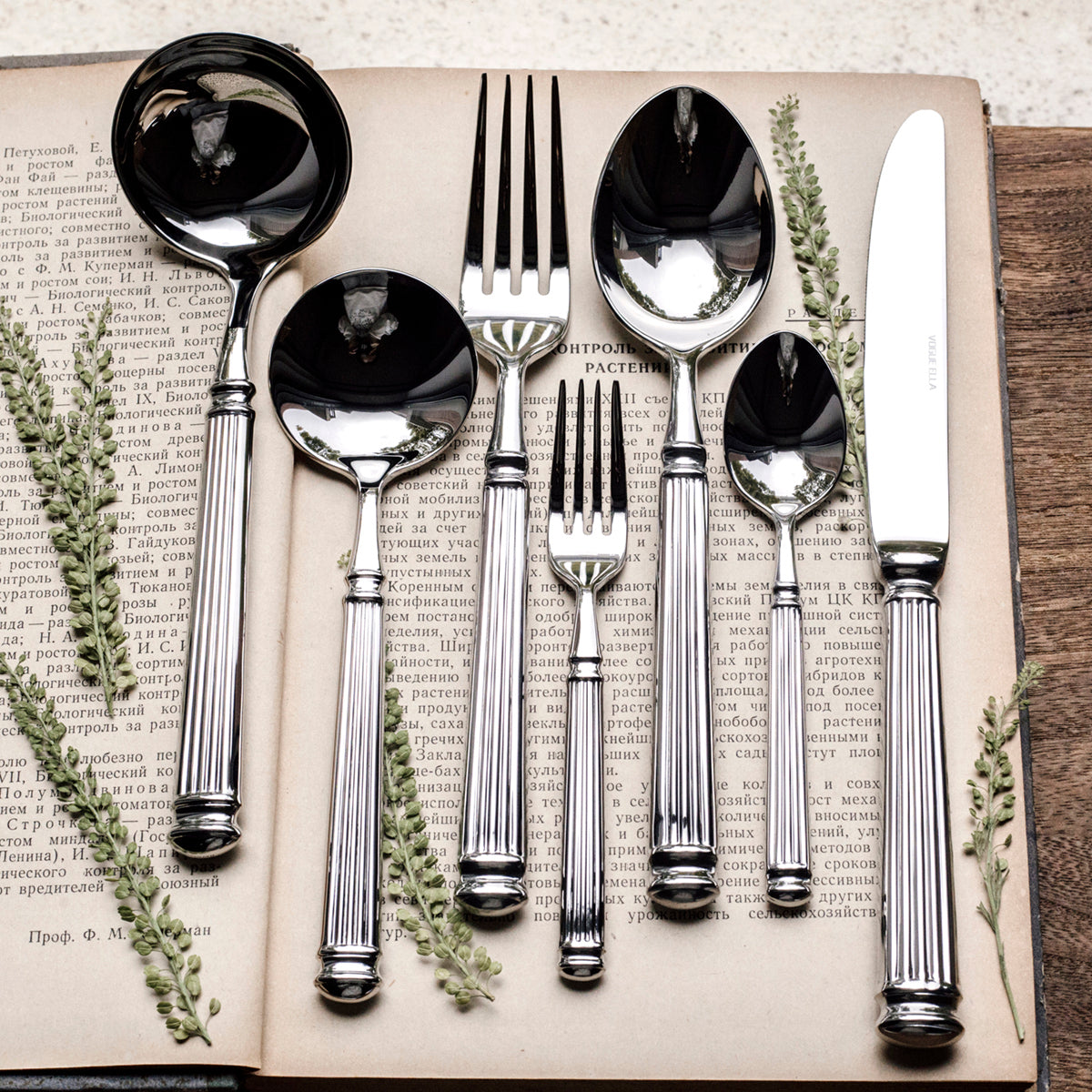 Handcrafted Timeless Roman Column Flatware | 3CARATS