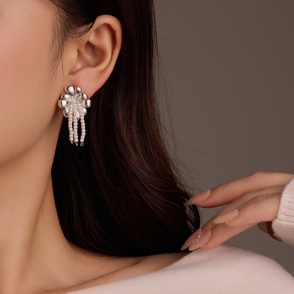 All Match Fashionable Stainless Steel Floral Pearl Tassel Titanium Steel Gold Plated Stud Earrings for Women