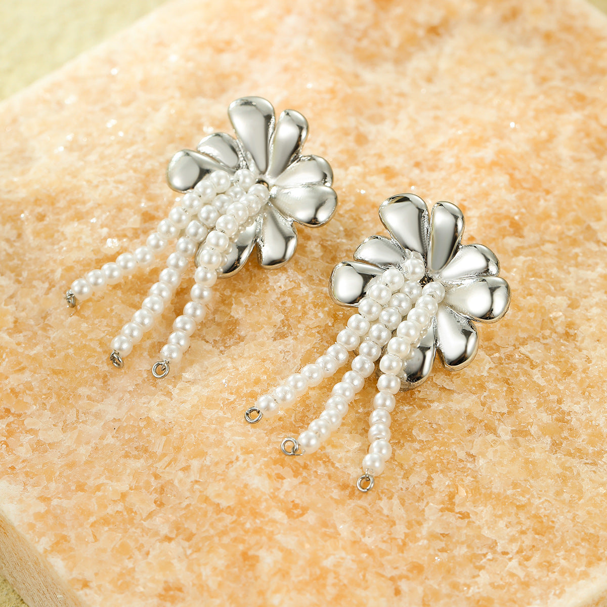 All Match Fashionable Stainless Steel Floral Pearl Tassel Titanium Steel Gold Plated Stud Earrings for Women