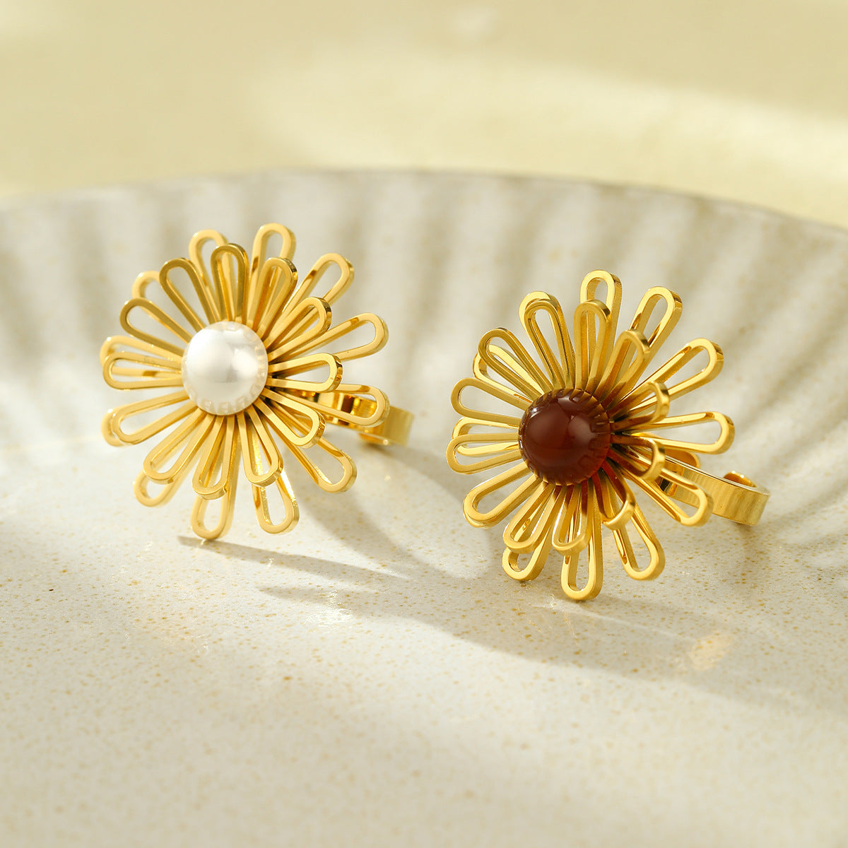 French Simplicity Sweet Lace Hollowed out Stainless Steel Ring High Grade Design Titanium Steel Bracelet for Women