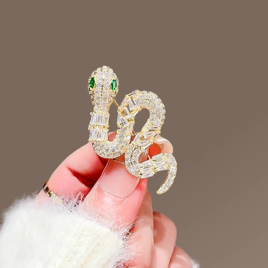 Special Interest Design Green Eyes Snake Brooch Women High Sense Clothes Accessories Pin Corsage