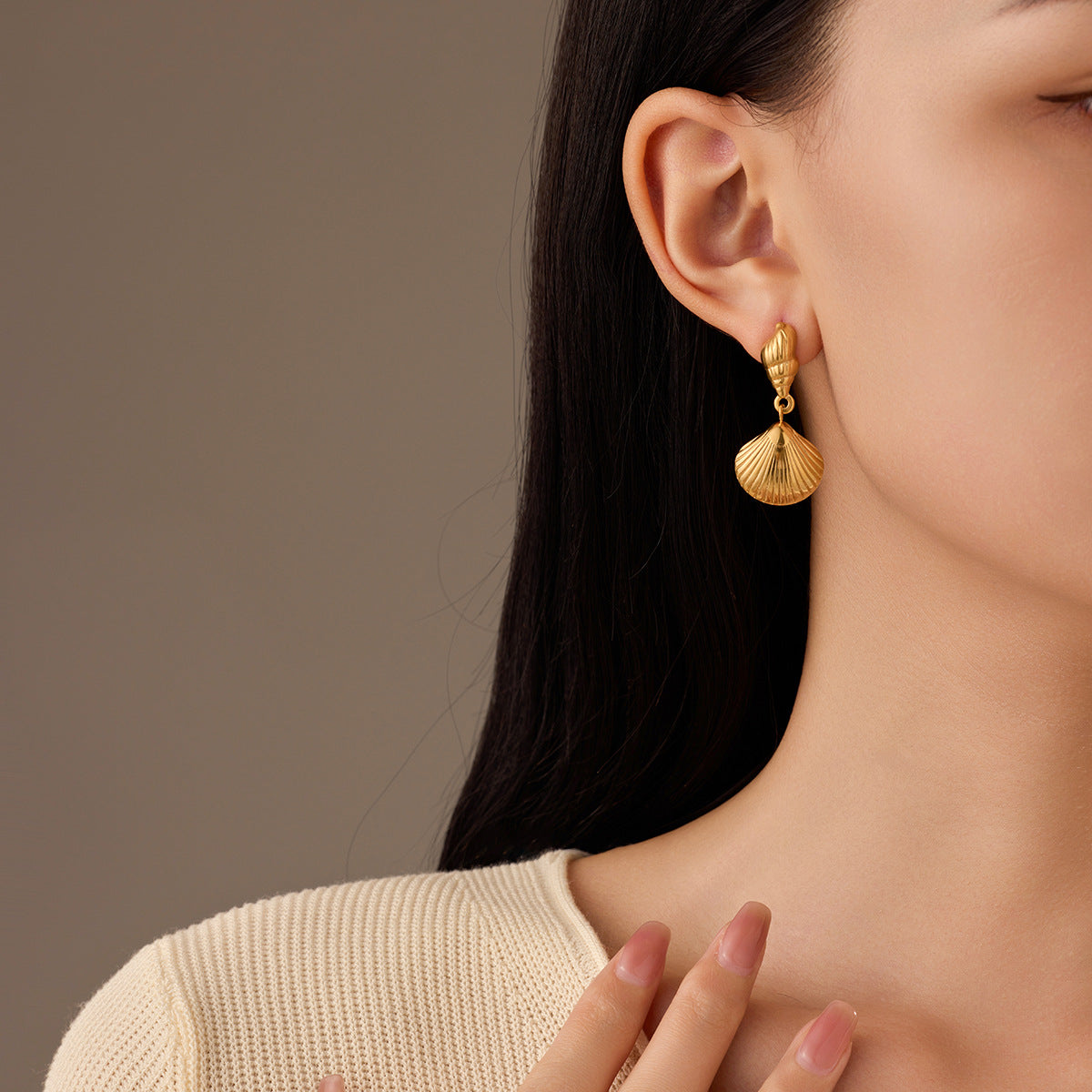 Arrival Ocean Conch Scallop Titanium Steel Earrings Summer Simple Light Luxury High Grade Earrings for Women