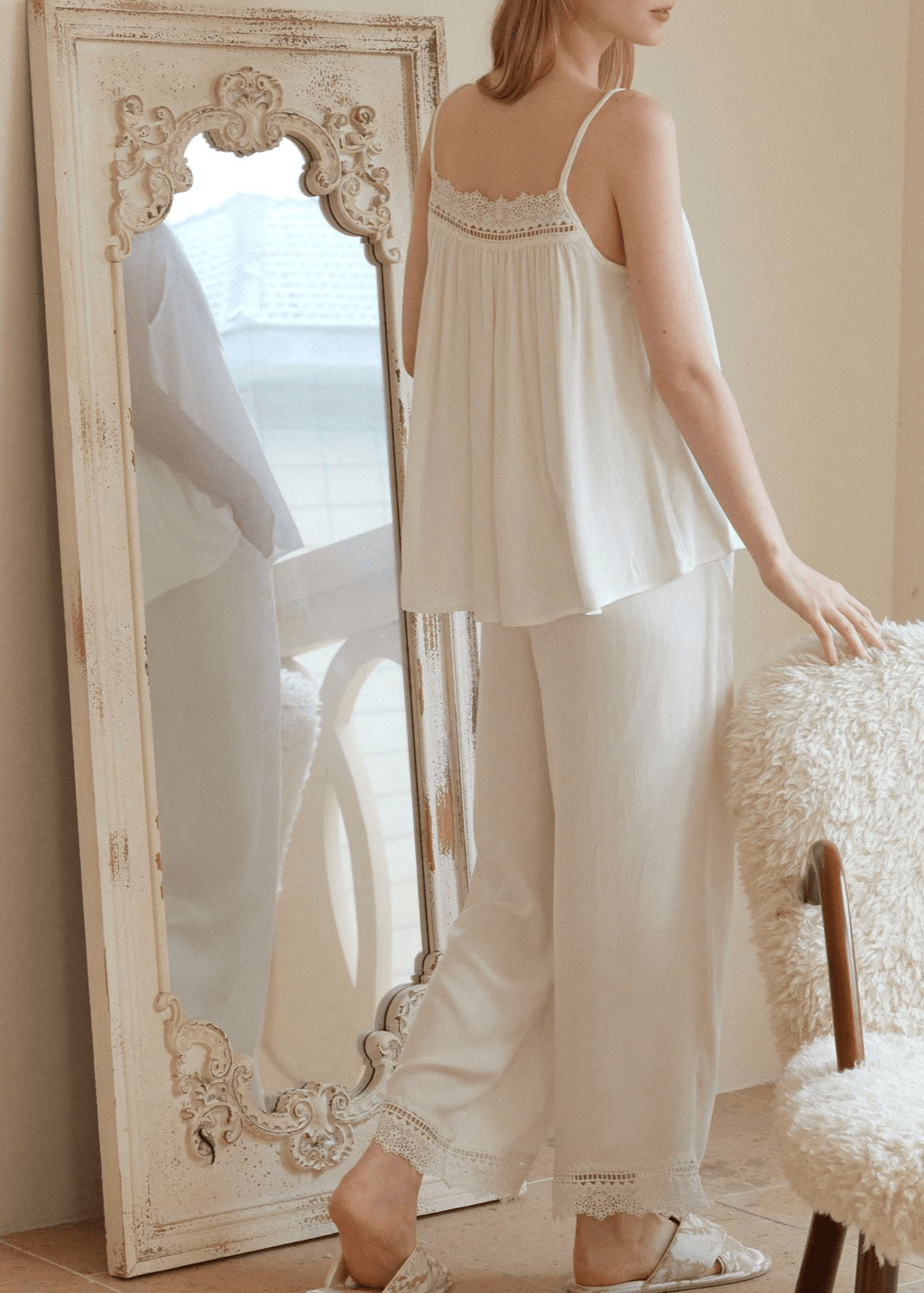 Amie Lace Collar Satin Lightweight Pajama Set / White