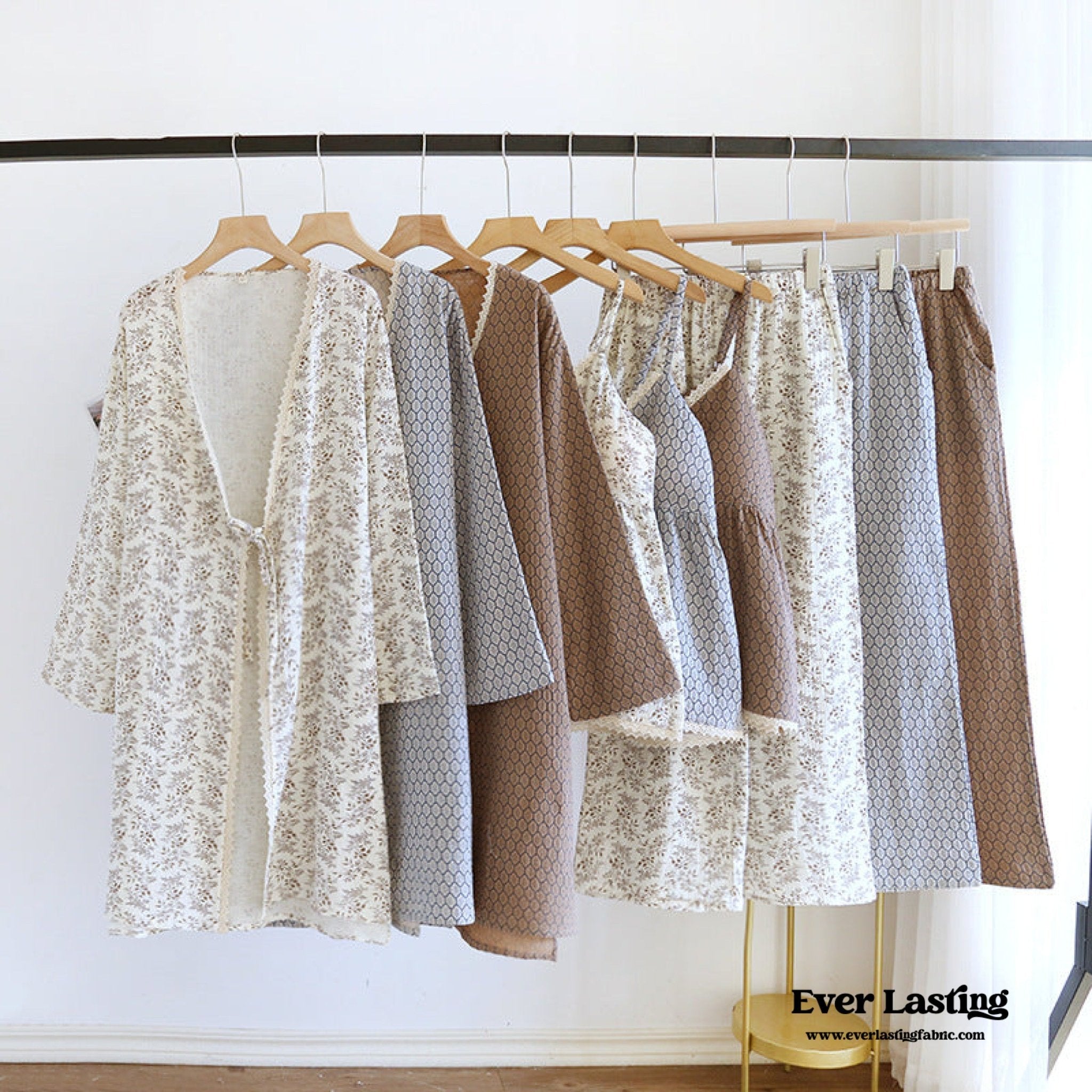 Floral V Tank and Long Pants with Cardigan Cotton Pajama Set / White