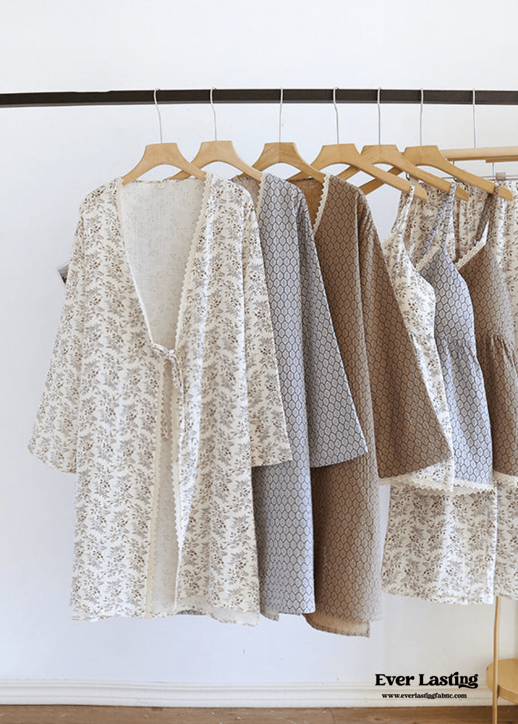 Floral V Tank and Long Pants with Cardigan Cotton Pajama Set / White