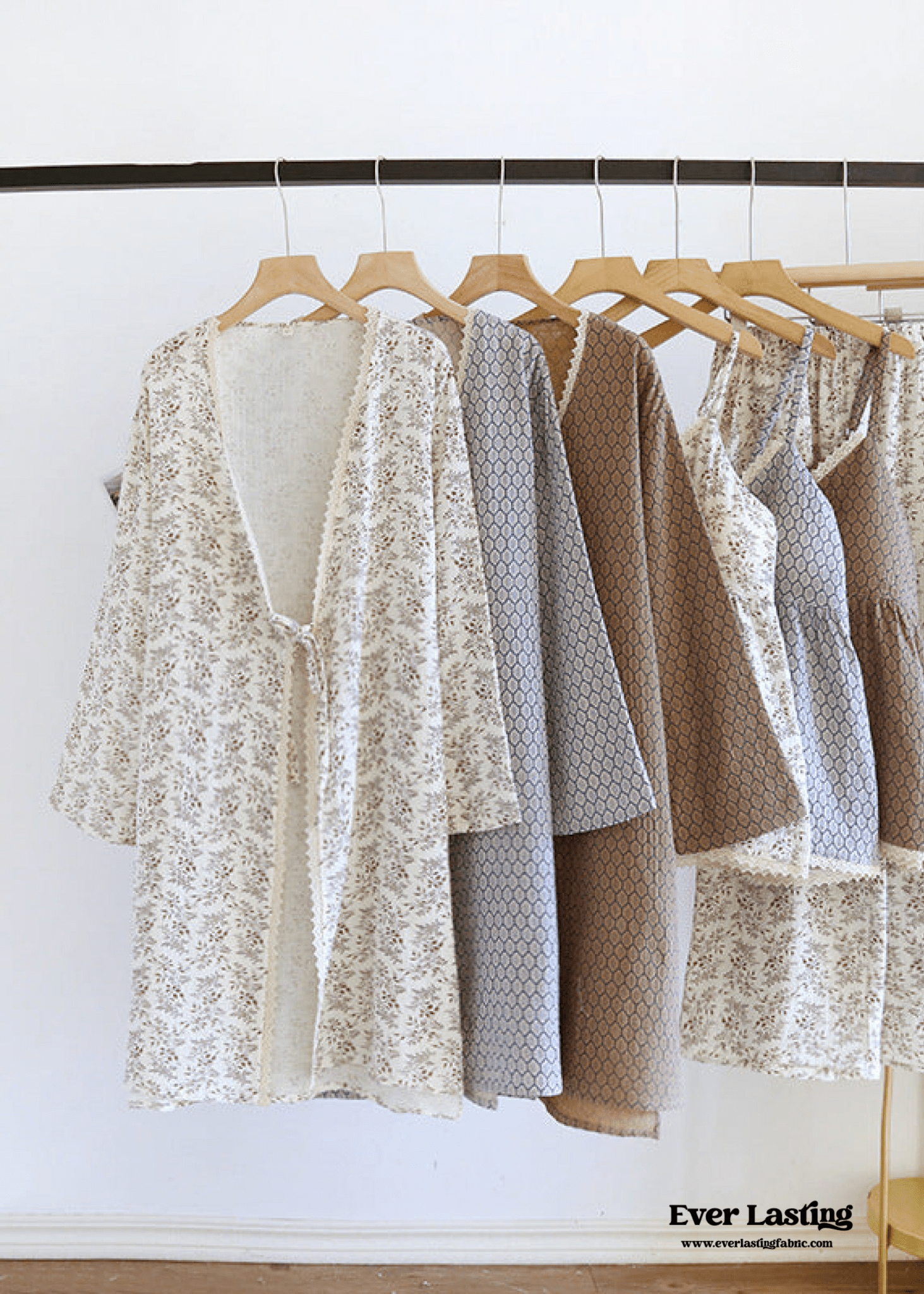 Floral V Tank and Long Pants with Cardigan Cotton Pajama Set / White