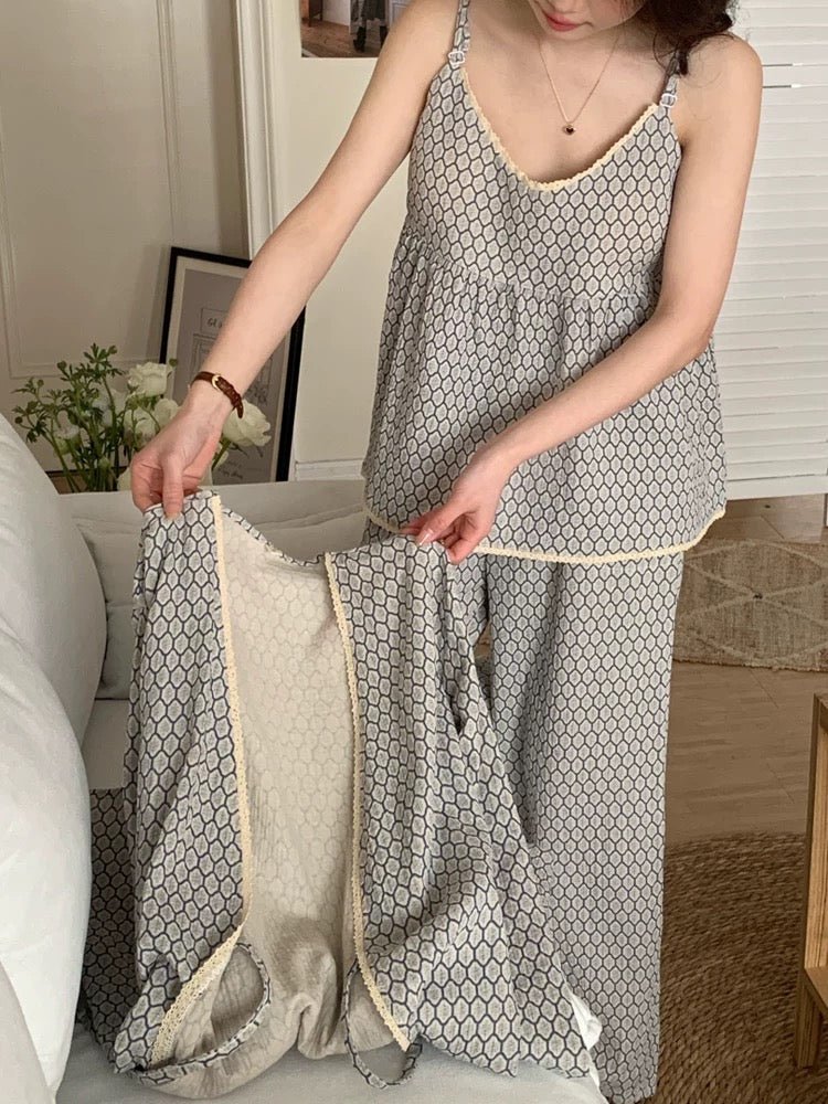 Floral V Tank and Long Pants with Cardigan Cotton Pajama Set / White