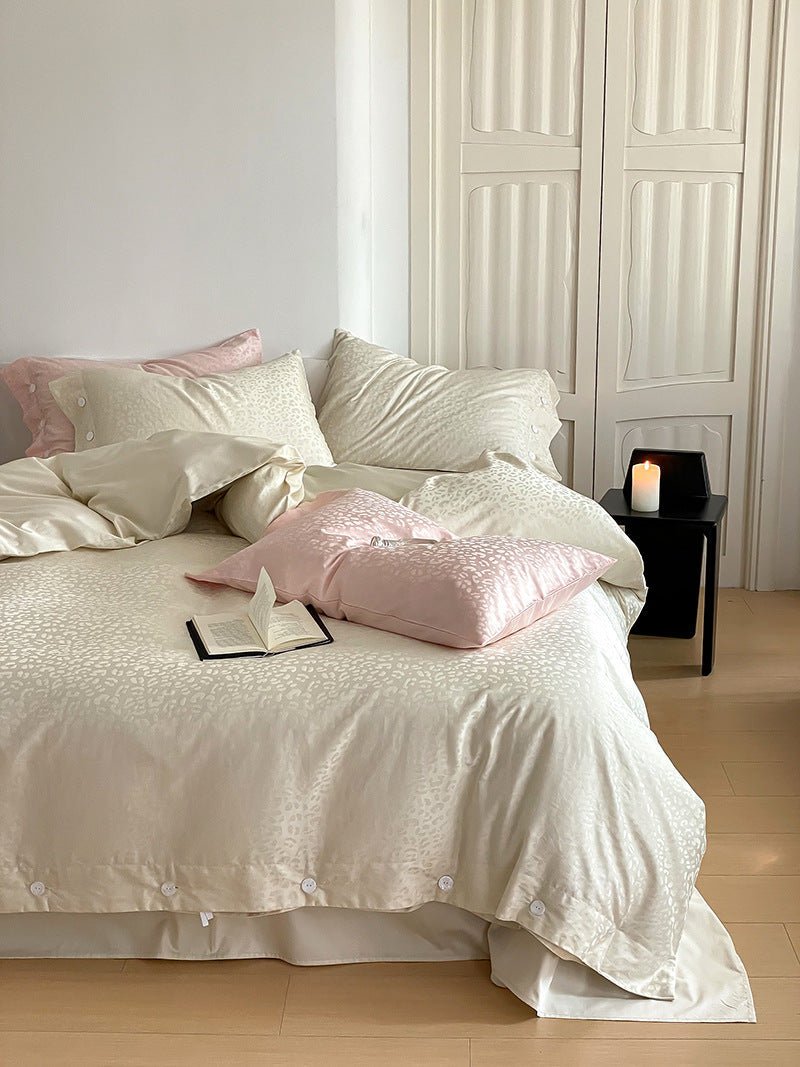 Silky Leopard Buttoned Bedding Set / Baby Pink