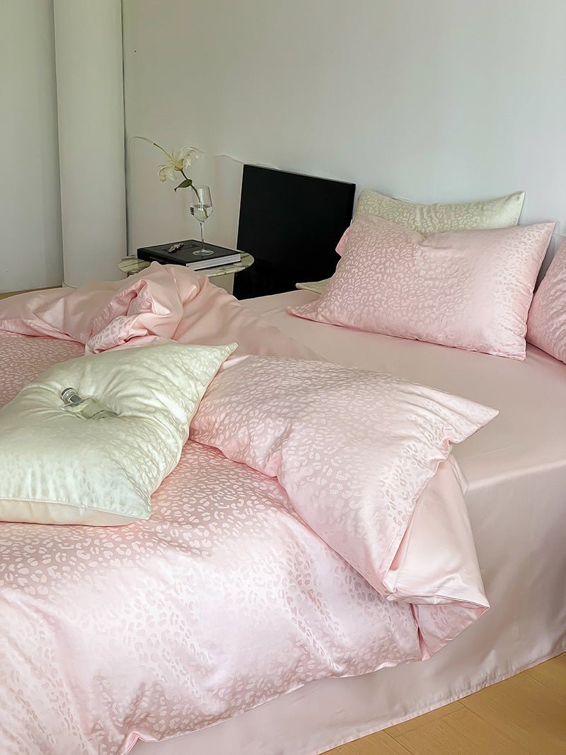 Silky Leopard Buttoned Bedding Set / Baby Pink