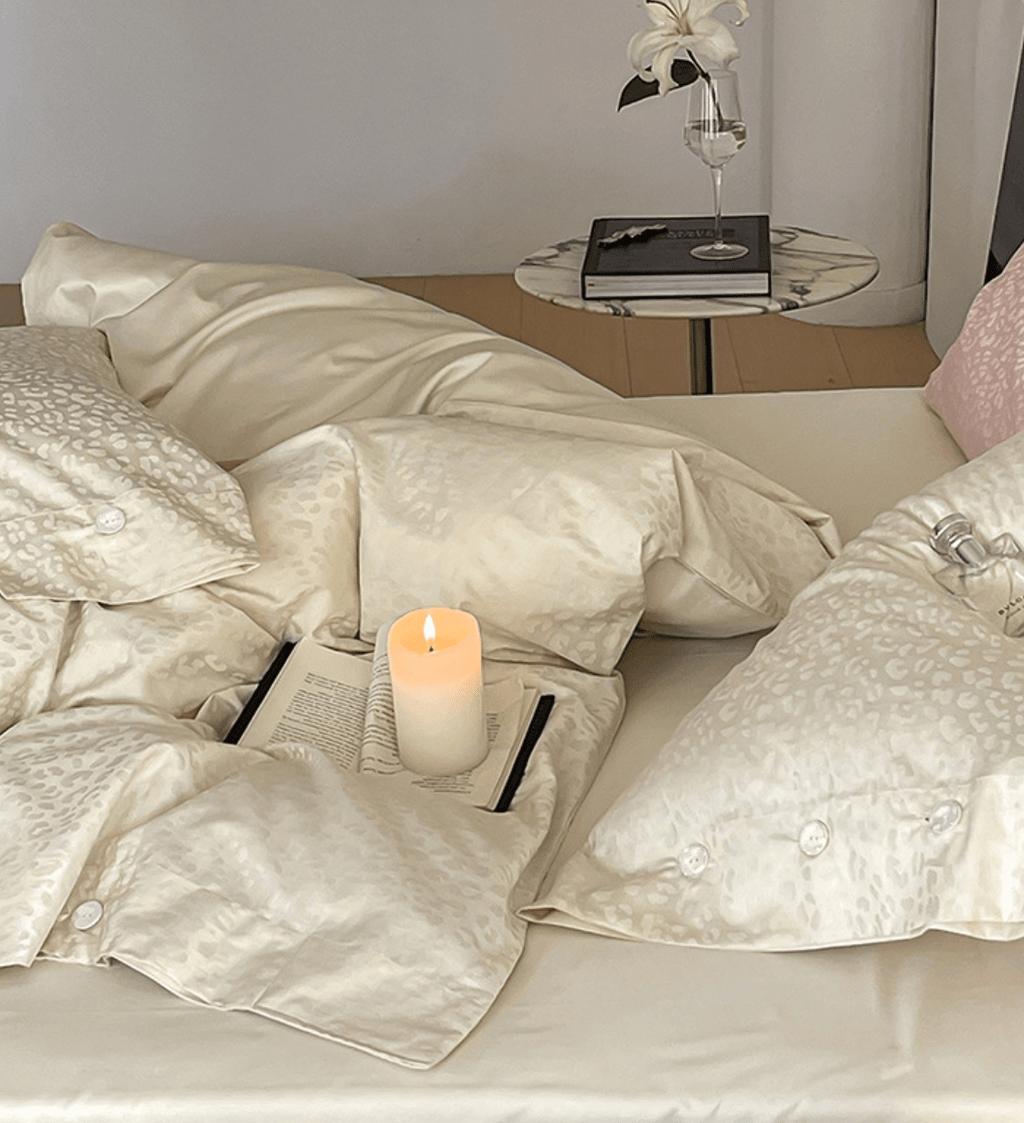 Silky Leopard Buttoned Bedding Set / Baby Pink