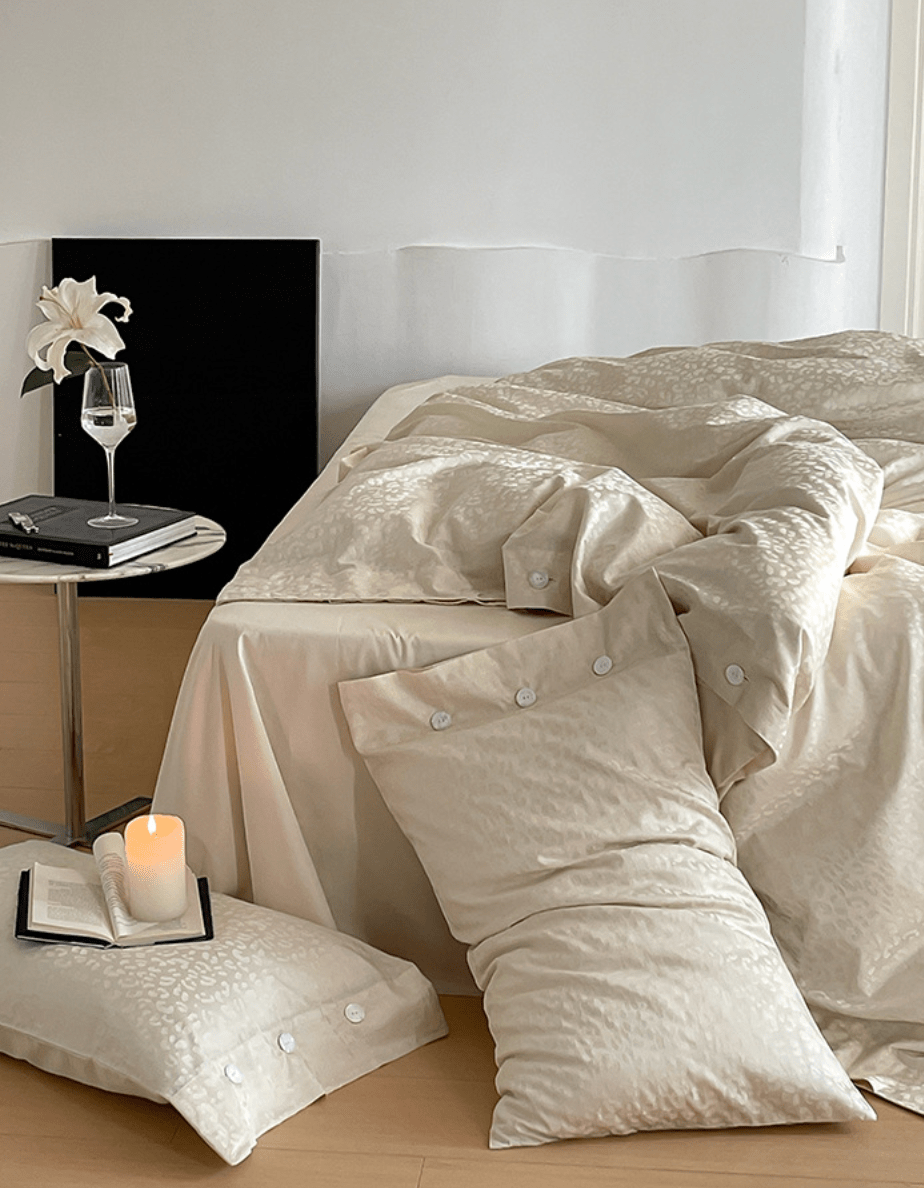 Silky Leopard Buttoned Bedding Set / Baby Pink